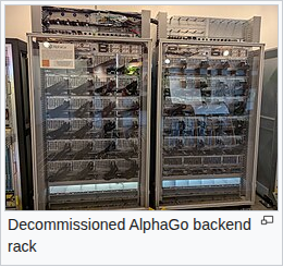 Tủ máy chủ AlphaGo backend đã ngừng hoạt động trưng bày tại bảo tàng — phần cứng đã dùng để huấn luyện và vận hành mô hình DeepMind